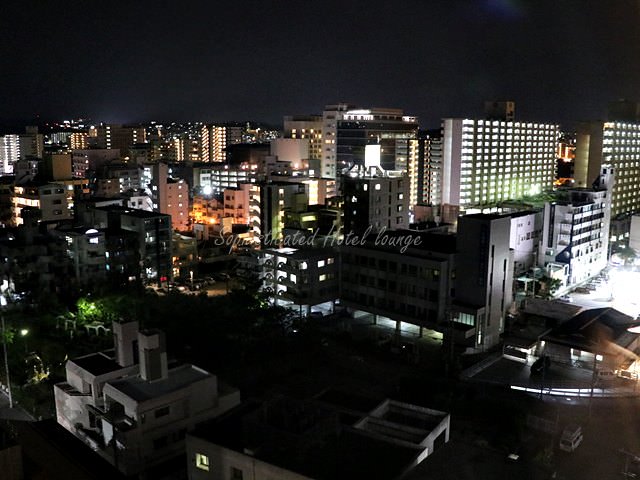 窓からの夜景