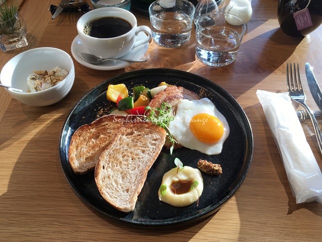 朝食