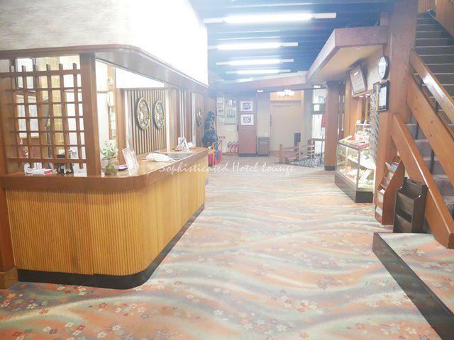 明石の料亭旅館　人丸花壇のフロントロビー