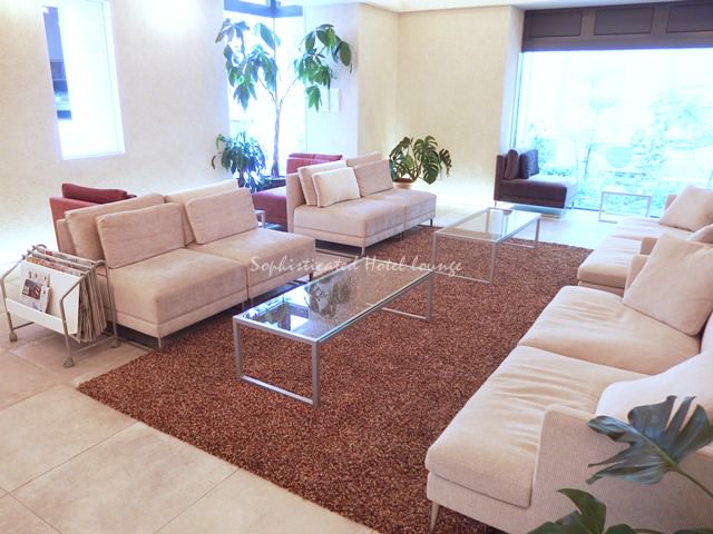 HOTEL meet Me 神戸元町のフロントロビー