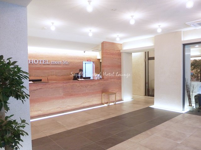 HOTEL meet Me 神戸元町のフロントロビー