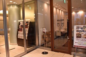 ホテルの近くのコンビニ