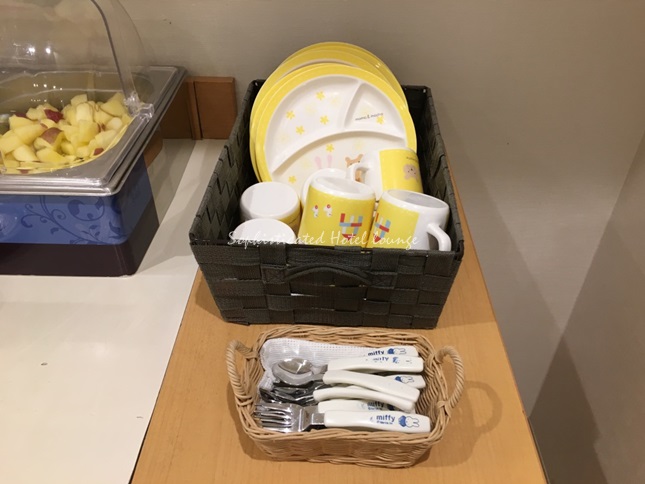 子ども用の食器