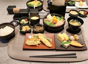 朝食