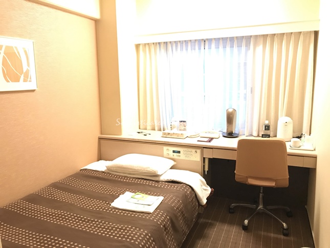 シングルルーム室内
