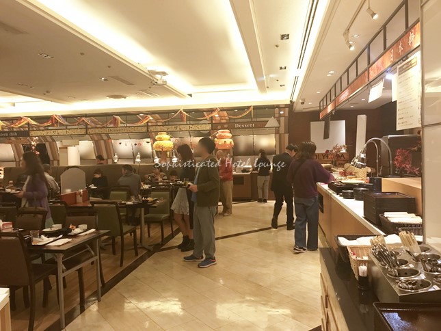 オリンピアの朝食ブッフェ