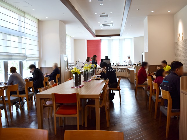 朝食会場のレストラン