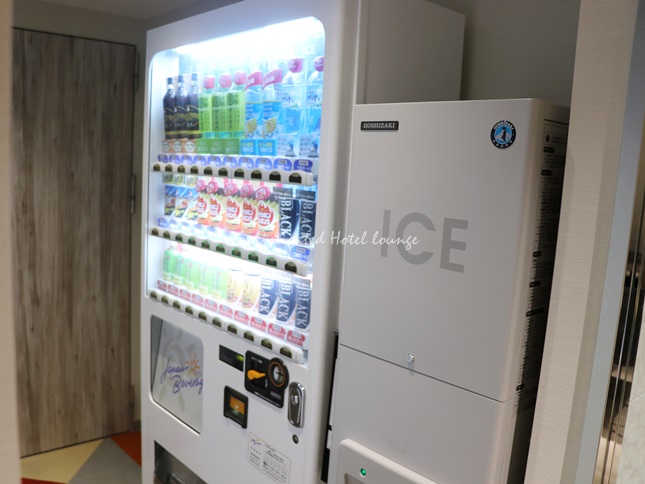 自動販売機と製氷機