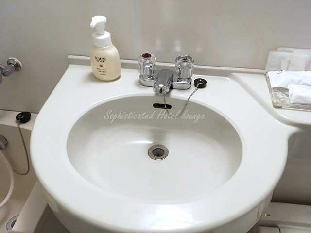 赤坂クリスタルホテルのバスルーム家具（洗面ボウル）