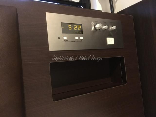 ベルケンホテル東京の客室備品（小物収納スペース）