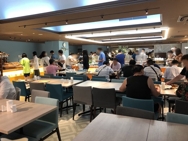 朝食会場