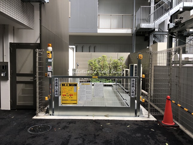 ホテル駐車場