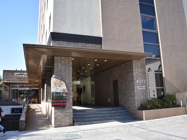 ホテルメッツ目白のフロントロビー