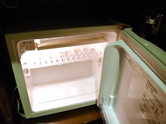 ホテルメッツ目白の客室備品（冷蔵庫）