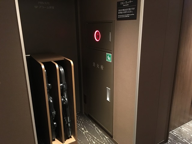 京王プレッソイン浜松町の貸し出し備品（ズボンプレッサー）