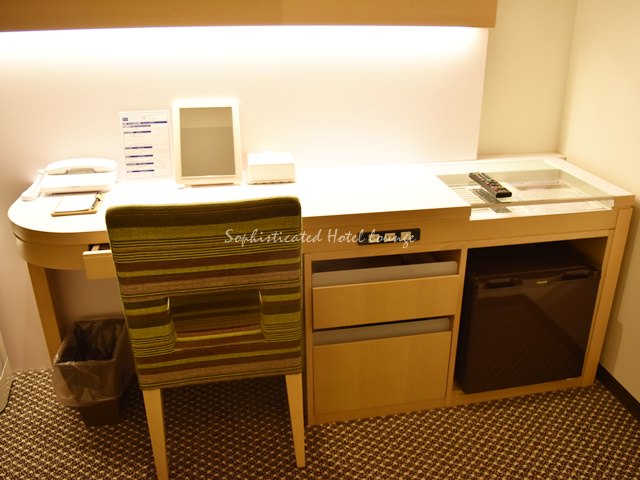 京王プレッソイン日本橋茅場町の客室備品（デスク）