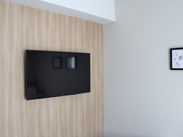 リリーフプレミアム羽田空港の客室備品（テレビ）
