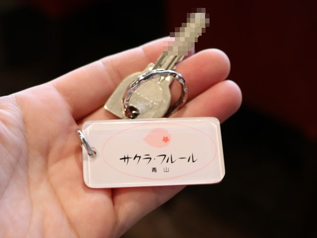 サクラ・フルール青山のフロントロビーのチェックイン時間・チェックアウト時間