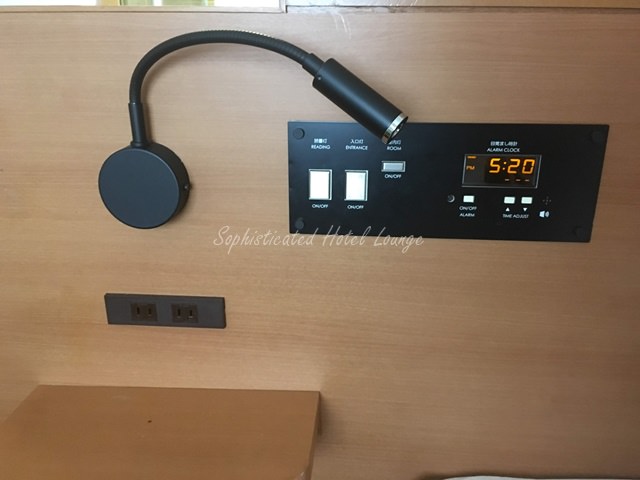 ザ・ビー東京赤坂の客室備品（ベッドサイド）
