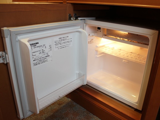 都市センターホテルの客室備品（冷蔵庫）