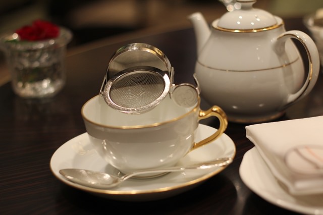 カフェラウンジ「シーナリー」の紅茶のお代わり