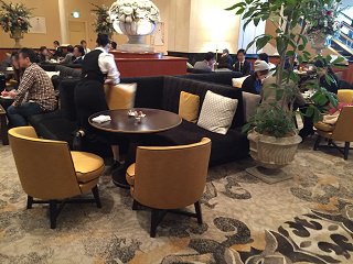 カフェラウンジ「シーナリー」のソファー席の様子