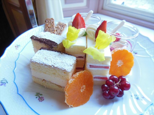 ケーキセットやケーキブッフェはあるの？