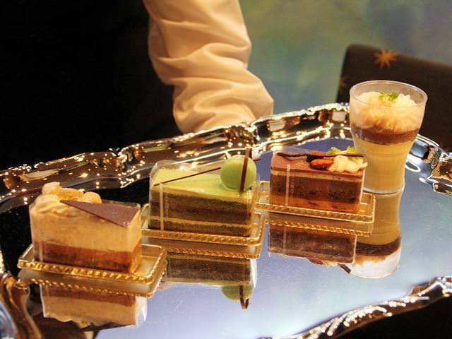 フォンティーヌで魅力のケーキバイキング