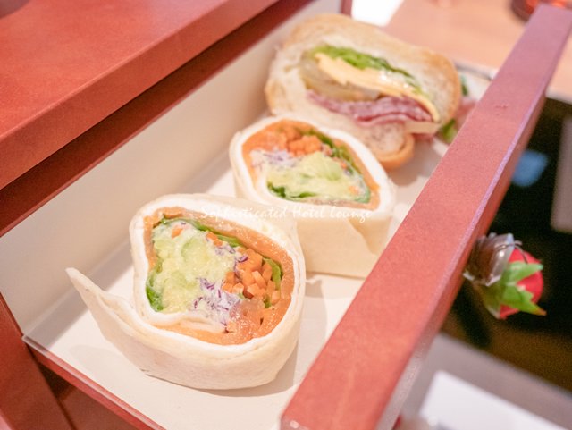 サーモン・クリームチーズ・アボカドのラップ、サラミバゲット