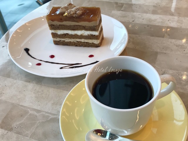 ロビーラウンジ　ガーデンテラスのケーキセット